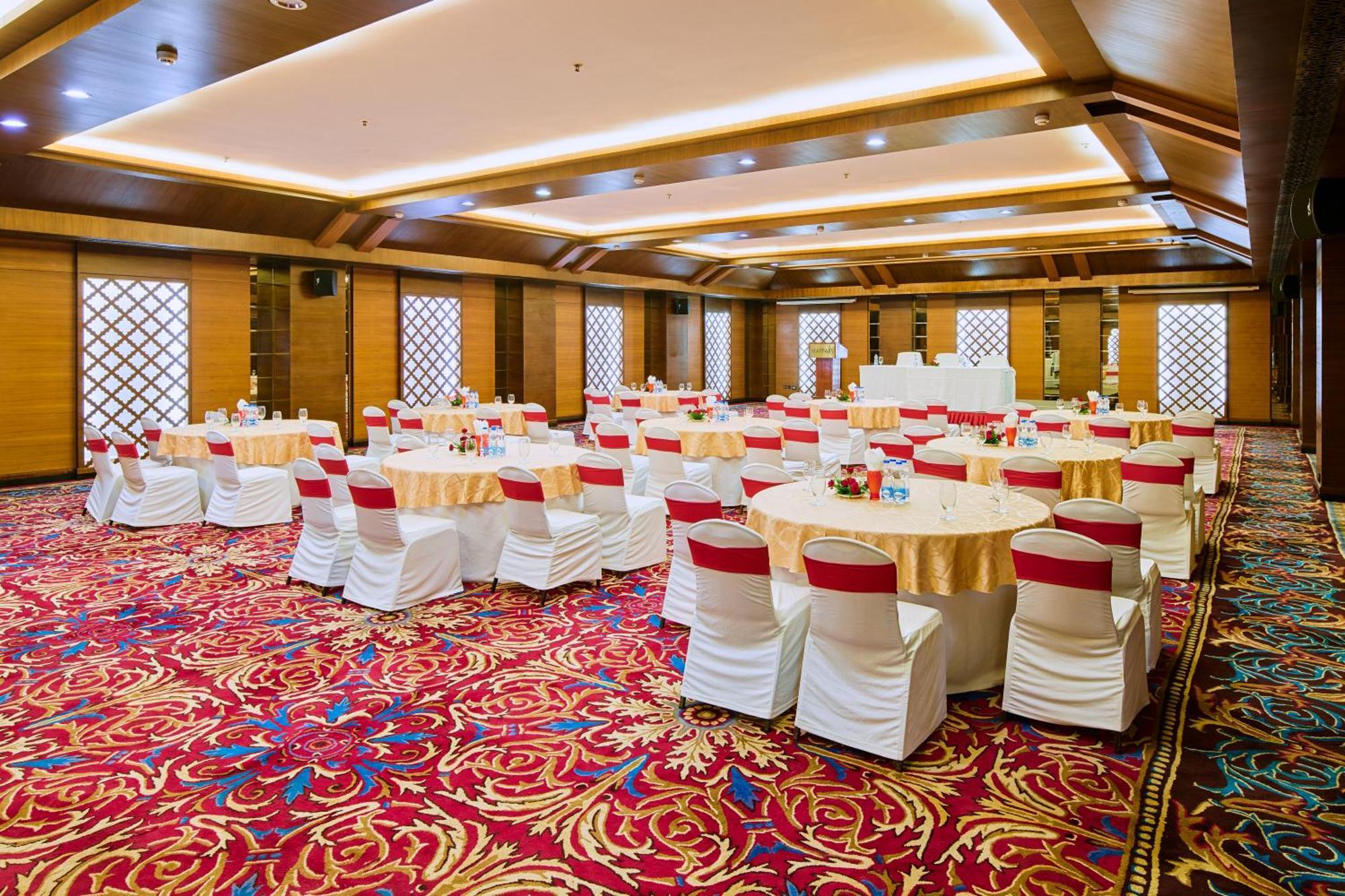 เมย์แฟร์ เวฟ Hotel ปูรี ภายนอก รูปภาพ